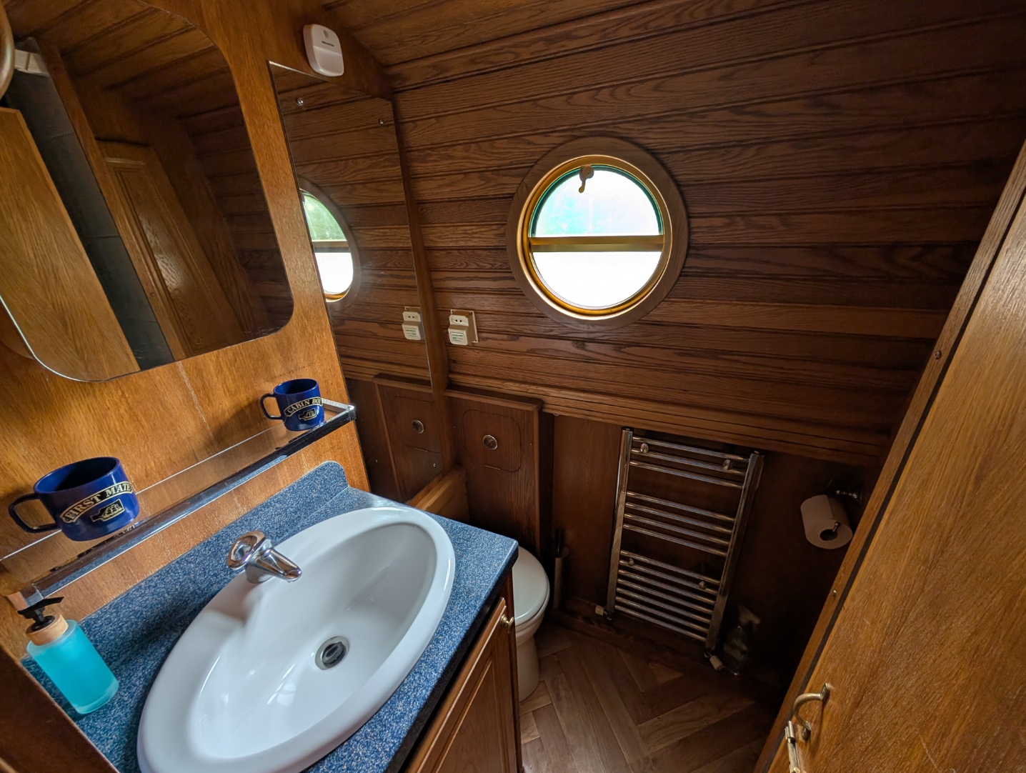 NB Naomhog - 45' Cruiser Stern Narrowboat For Sale 11