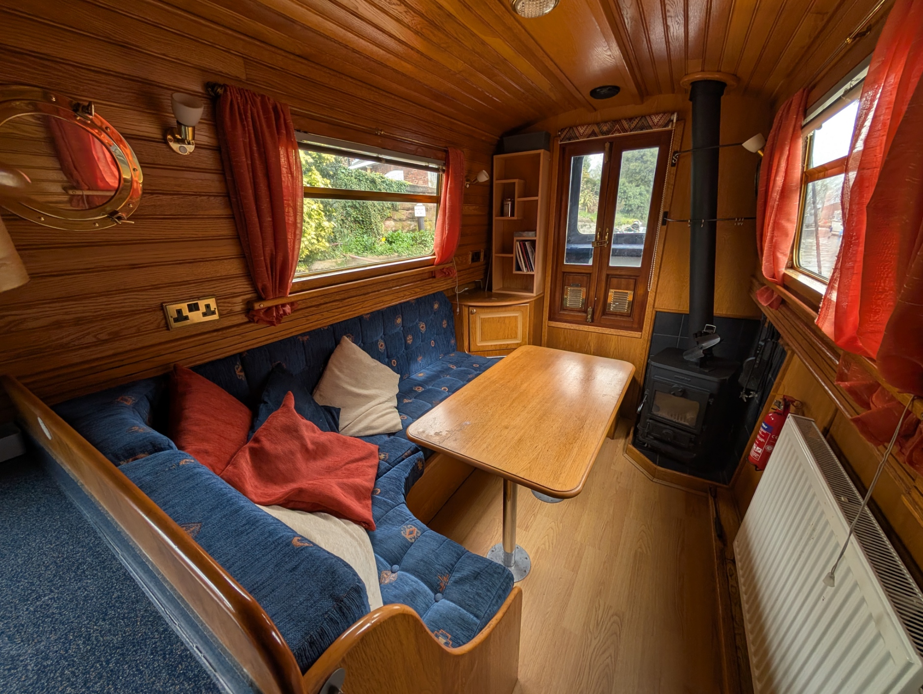 NB Naomhog - 45' Cruiser Stern Narrowboat For Sale 6